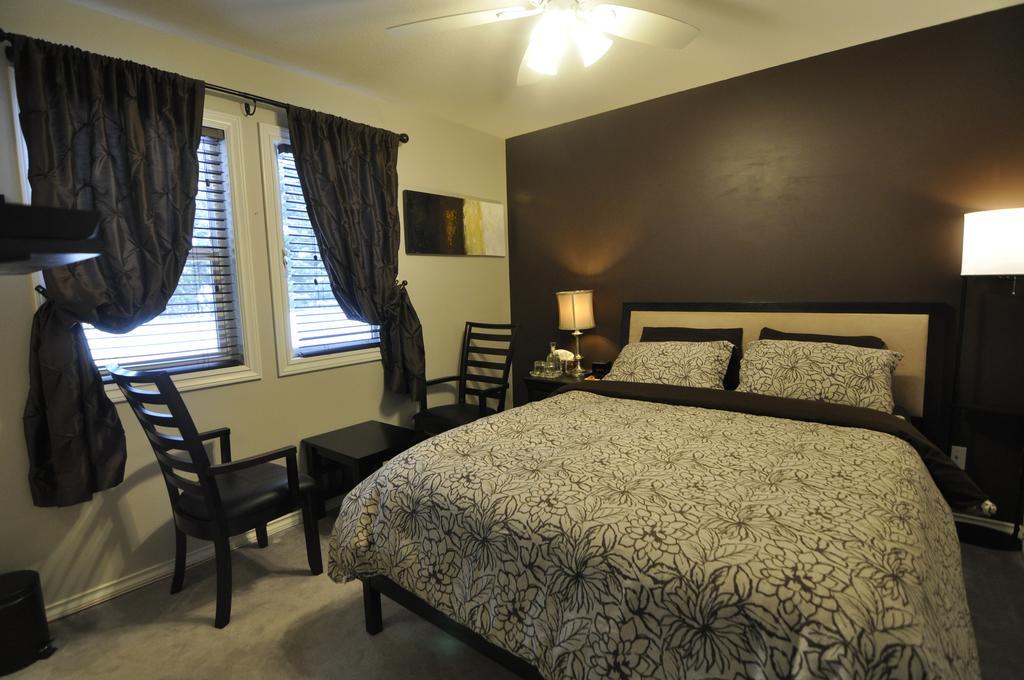 Cornerstone Bed And Breakfast Revelstoke Room photo