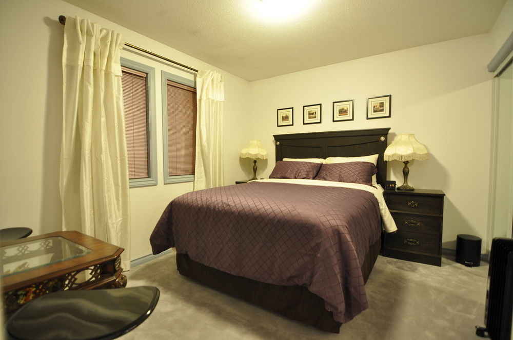 Cornerstone Bed And Breakfast Revelstoke Exterior photo